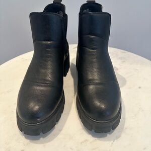 CUSHIONAIRE Sasha slip on chelsea boot +Memory Foam Women’s Size 10W